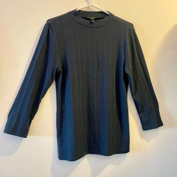 J.Crew Ribbed Knit Top – Size Medium - Picture 3 of 6